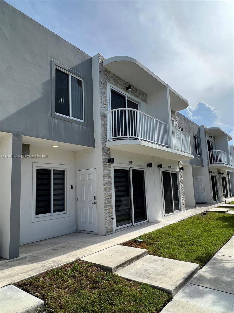 Townhouse for rent at 13944 SW 259th Way, Homestead, FL 33032