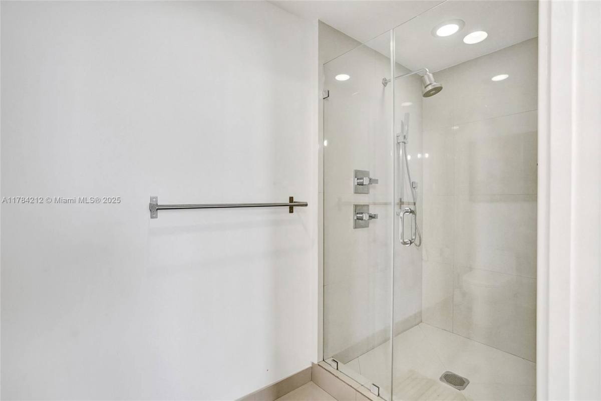 Apartment for rent at 600 NE 27th St #1502, Miami, FL 33137