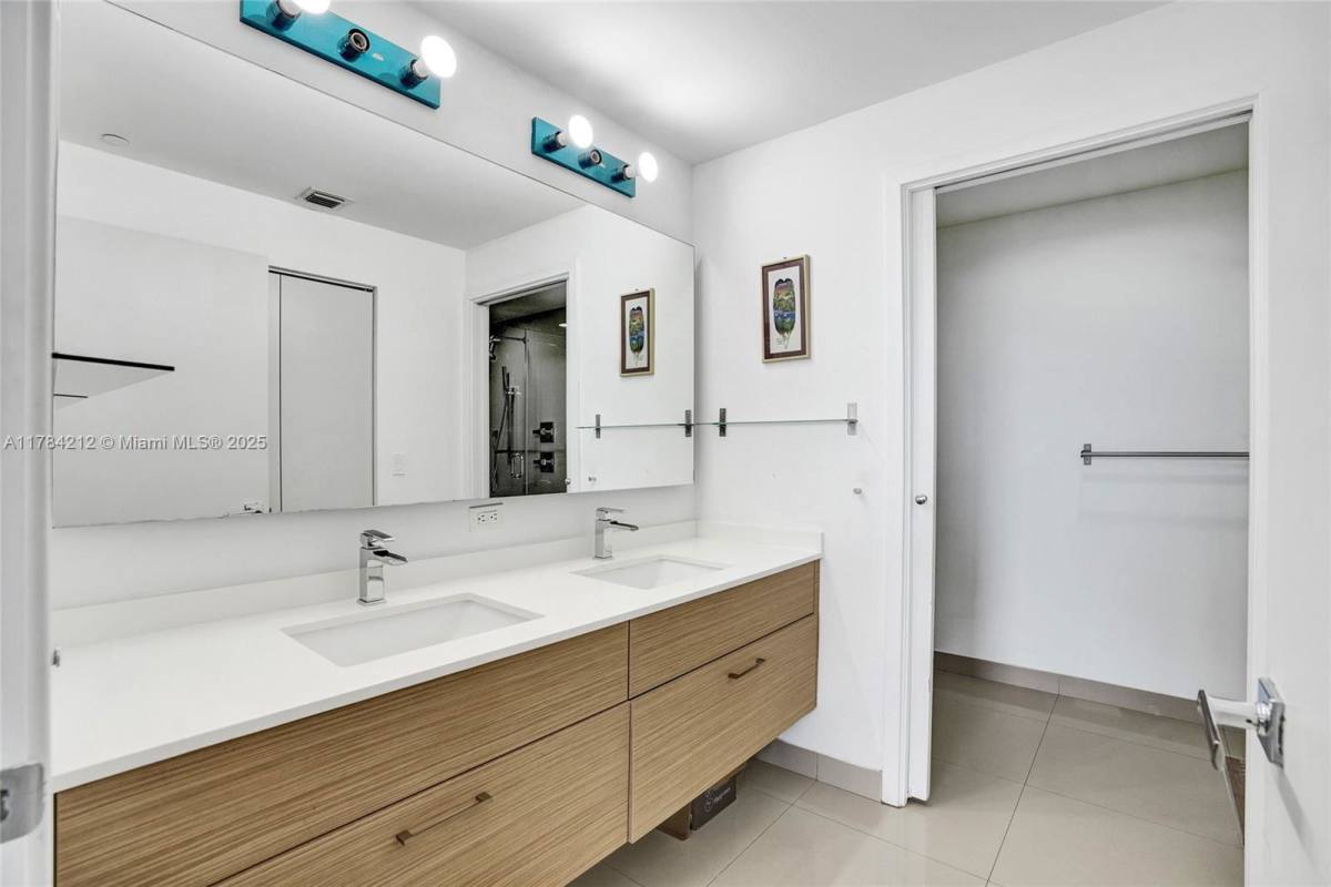 Apartment for rent at 600 NE 27th St #1502, Miami, FL 33137