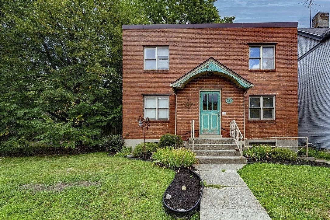 Apartment for rent at 231 W McPherson St #1, Dayton, OH 45405