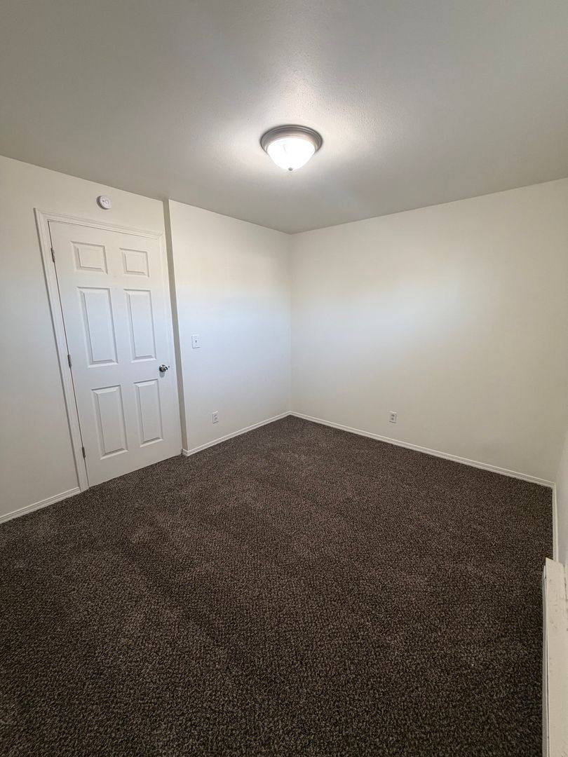 Apartment for rent at 4033 Ottmar Rd NE, Moses Lake, WA 98837