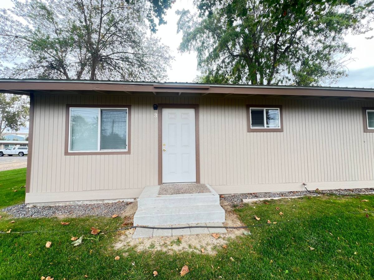 Apartment for rent at 4033 Ottmar Rd NE, Moses Lake, WA 98837