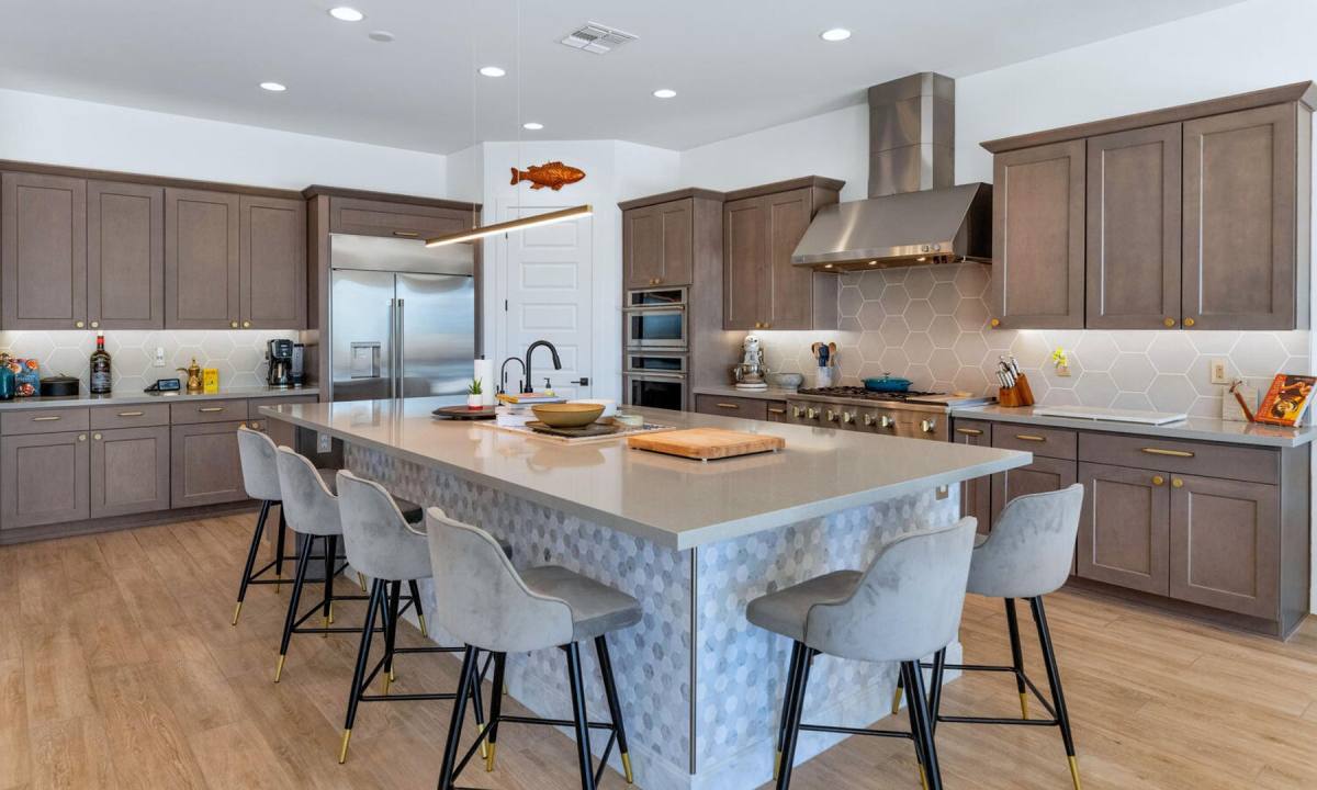 House for rent at 2041 E Fallen Leaf Lane, Phoenix, AZ 85024