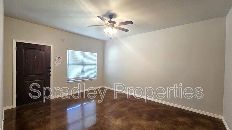 Townhouse for rent at 1004A Sparrow Cove, Troy, TX 76579
