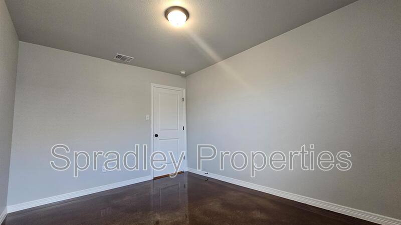Townhouse for rent at 1004A Sparrow Cove, Troy, TX 76579