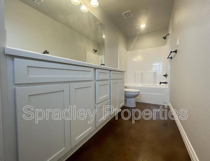 Townhouse for rent at 1004A Sparrow Cove, Troy, TX 76579