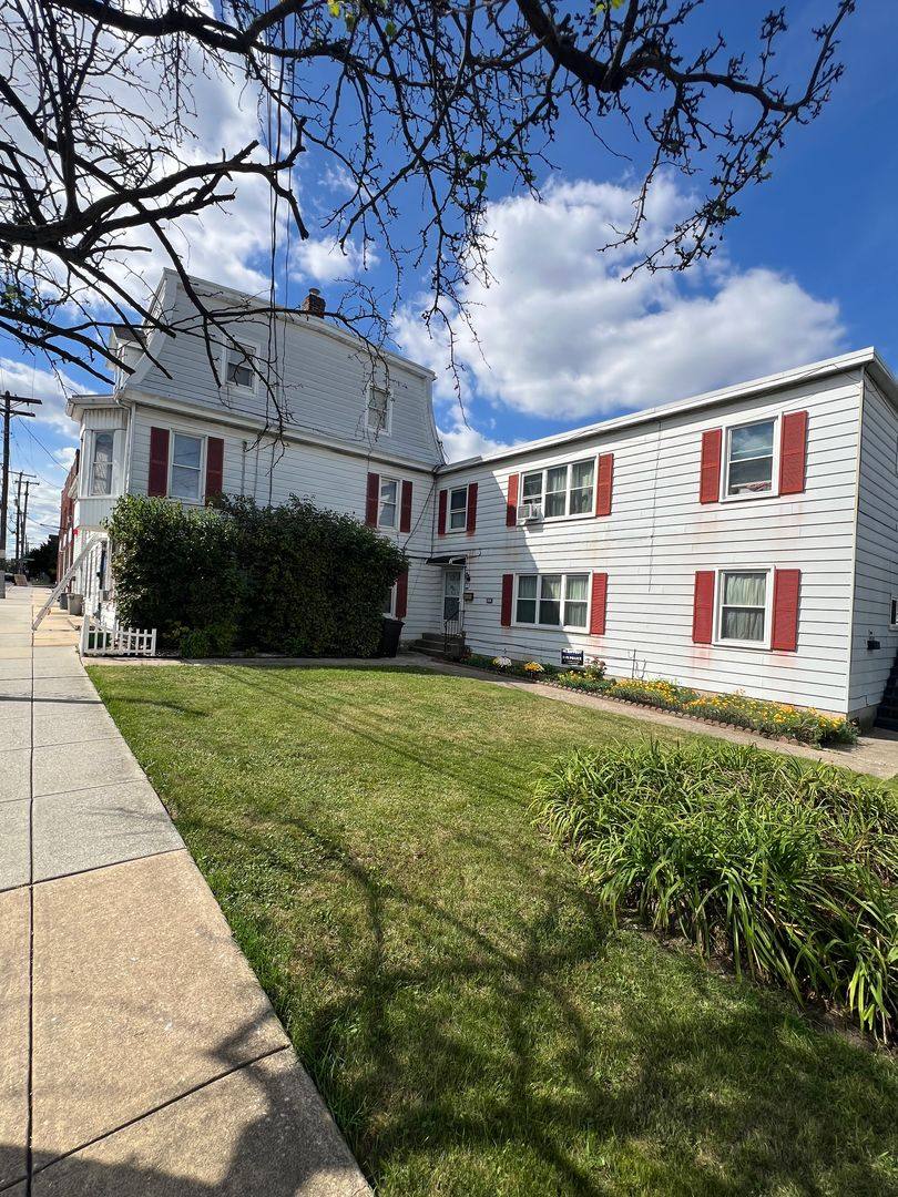 Apartment for rent at 1221 E Philadelphia St, York, PA 17403