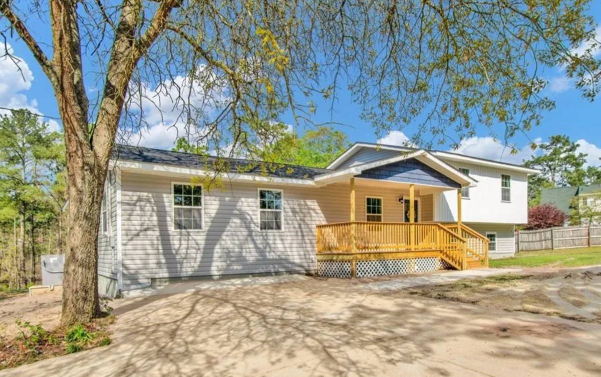 House for rent at 270 Jody Lane, Raeford, NC 28376