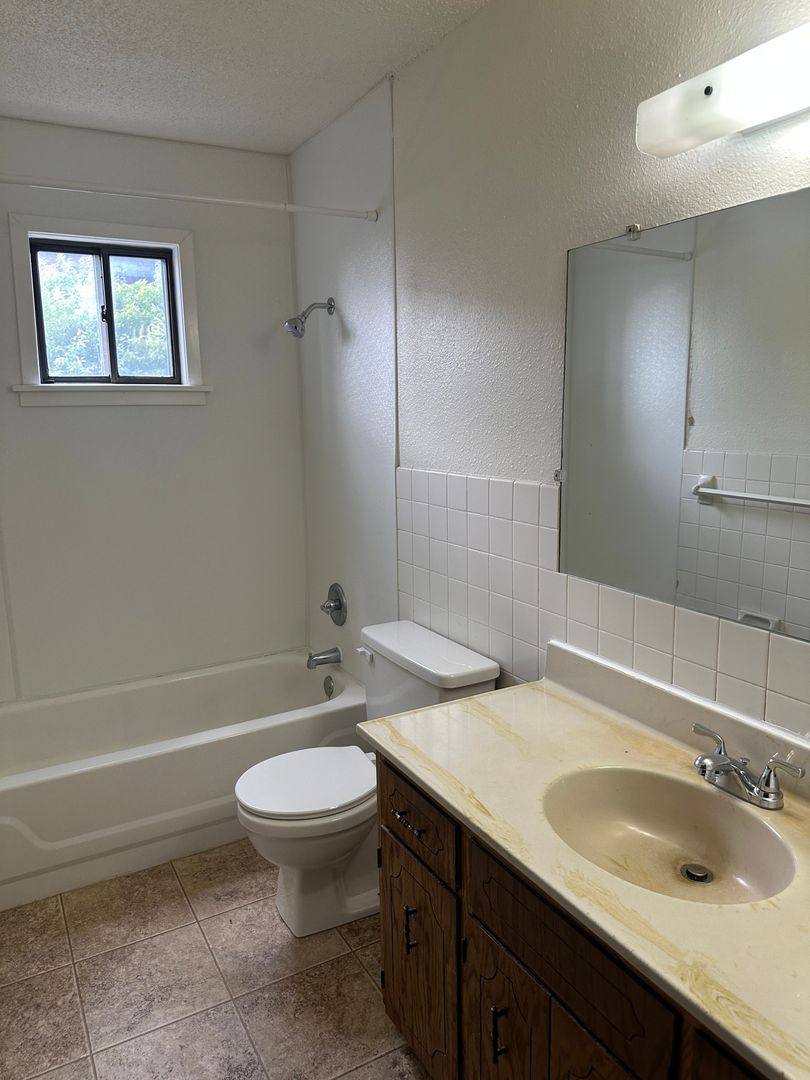 Apartment for rent at 915 32nd Ave S, Moorhead, MN 56560