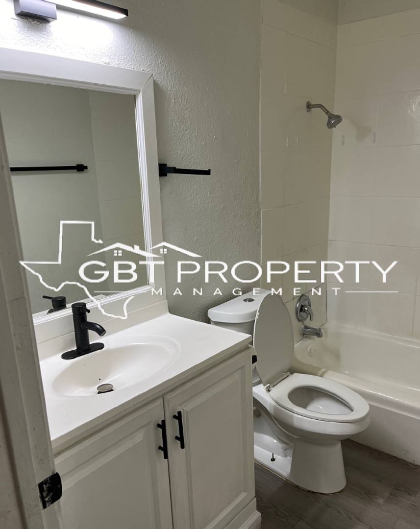 Apartment for rent at 8624 Fireside Dr, Austin, TX 78757