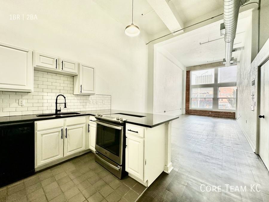 Apartment for rent at 934 Broadway Blvd #103, Kansas City, MO 64105