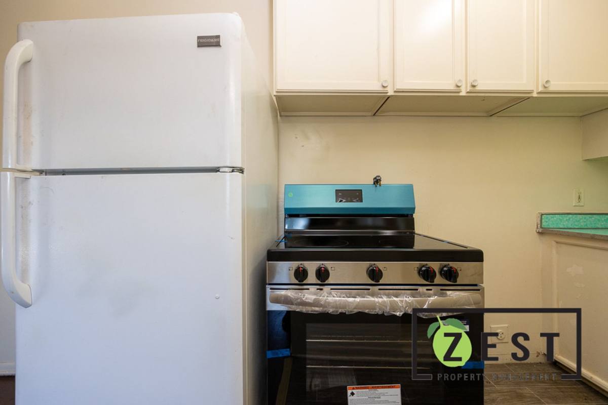 Apartment for rent at 17161 Denver, Detroit, MI 48224
