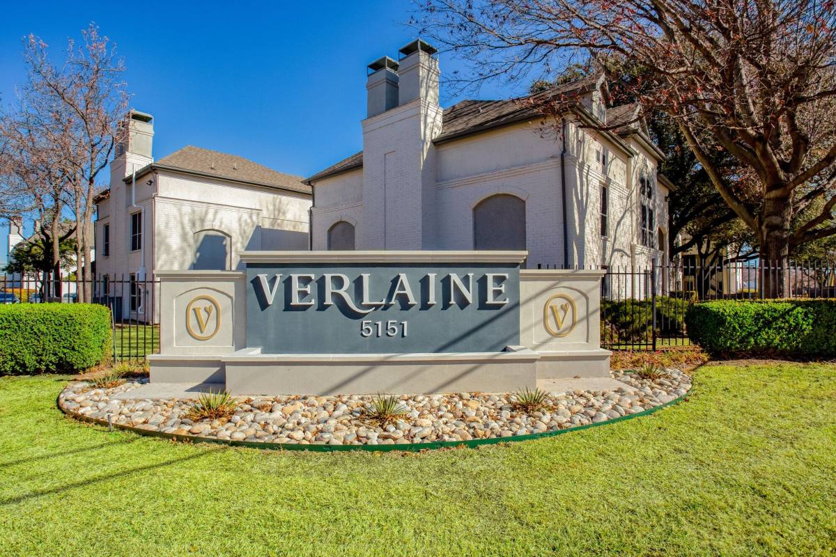 Apartment for rent at Verlaine on the Parkway, 5151 Verde Valley Lane, Dallas, TX 75254