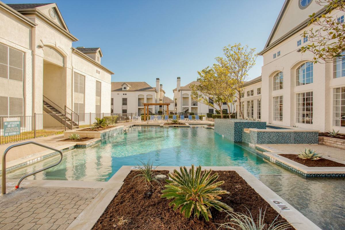 Apartment for rent at Verlaine on the Parkway, 5151 Verde Valley Lane, Dallas, TX 75254