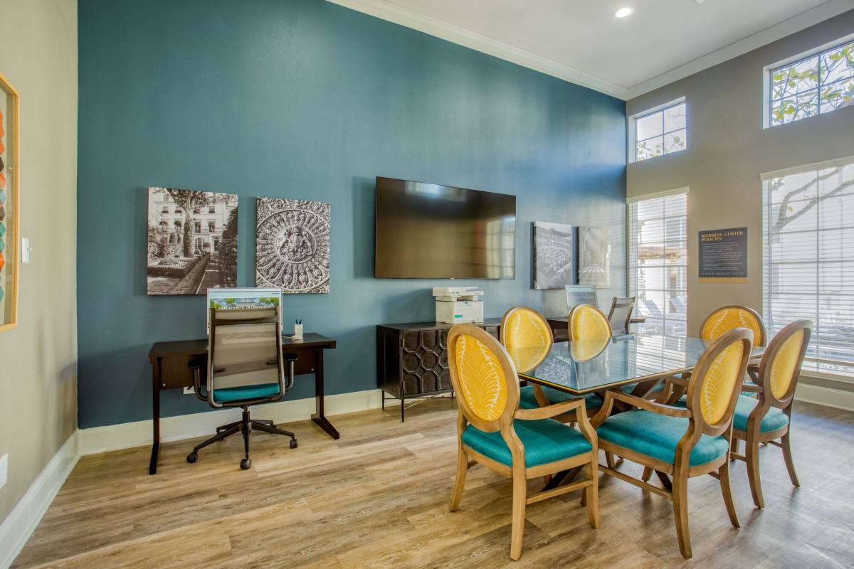 Apartment for rent at Verlaine on the Parkway, 5151 Verde Valley Lane, Dallas, TX 75254