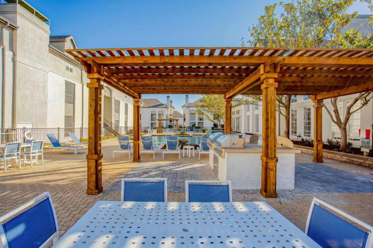 Apartment for rent at Verlaine on the Parkway, 5151 Verde Valley Lane, Dallas, TX 75254