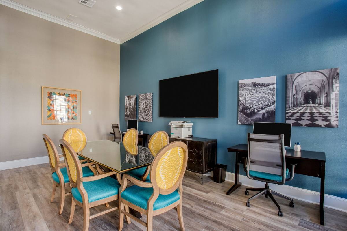 Apartment for rent at Verlaine on the Parkway, 5151 Verde Valley Lane, Dallas, TX 75254