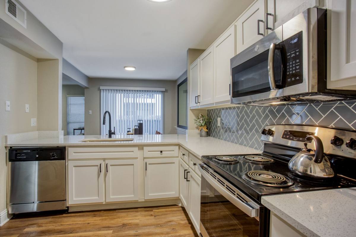 Apartment for rent at Verlaine on the Parkway, 5151 Verde Valley Lane, Dallas, TX 75254