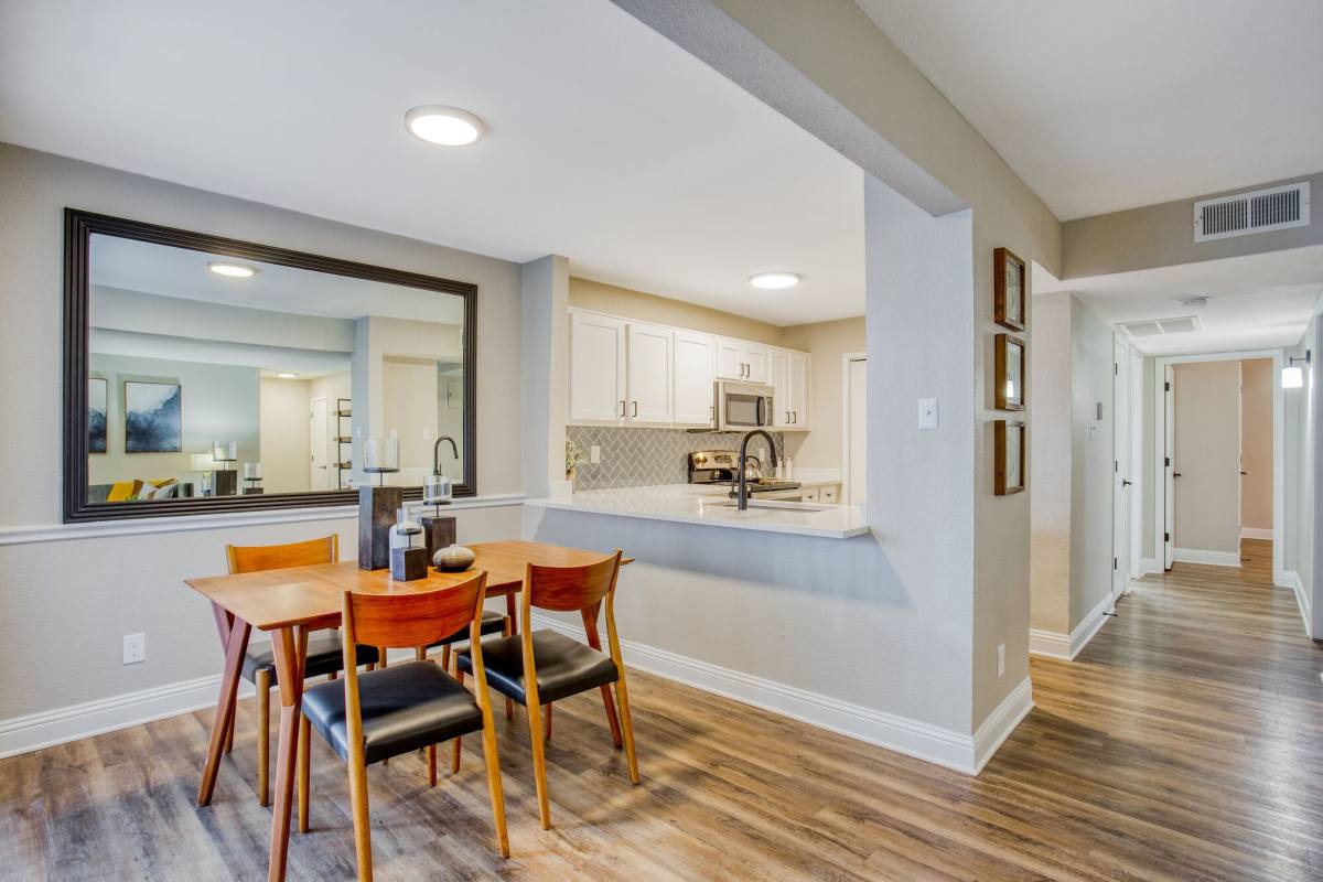 Apartment for rent at Verlaine on the Parkway, 5151 Verde Valley Lane, Dallas, TX 75254