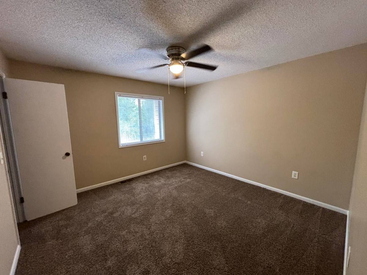 House for rent at 121 Candlebrook Dr, Enterprise, AL 36330