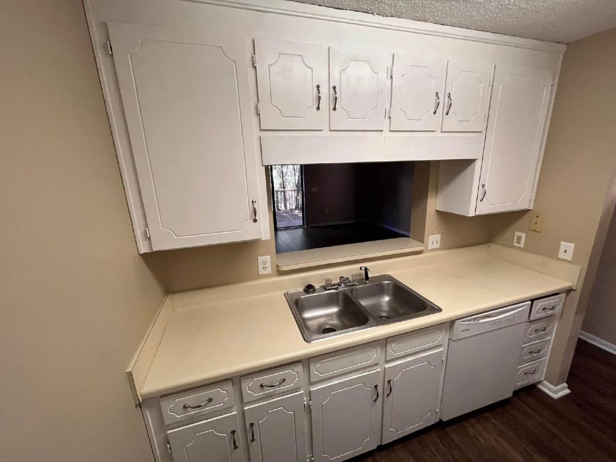 House for rent at 121 Candlebrook Dr, Enterprise, AL 36330