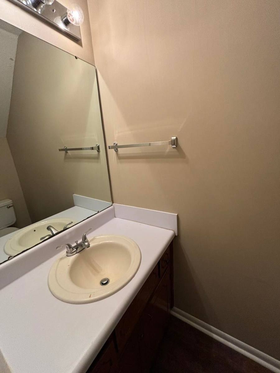 House for rent at 121 Candlebrook Dr, Enterprise, AL 36330
