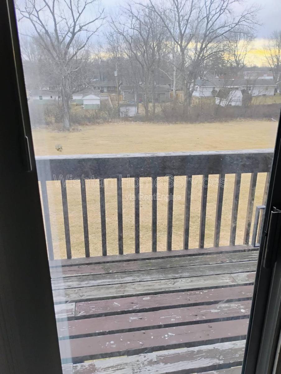 Apartment for rent at 218 Charleston Blvd #5, Macomb, IL 61455