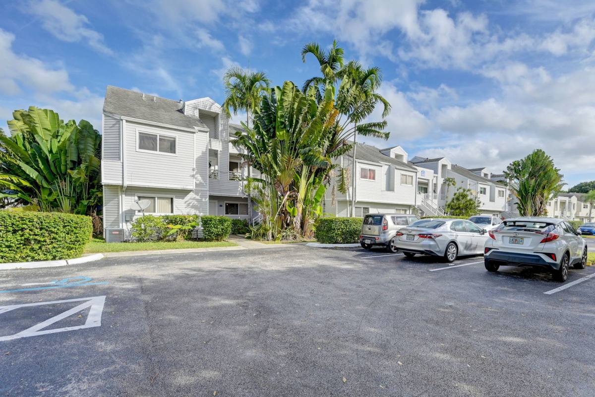 Apartment for rent at 3453 NW 44th St #107, Fort Lauderdale, FL 33309