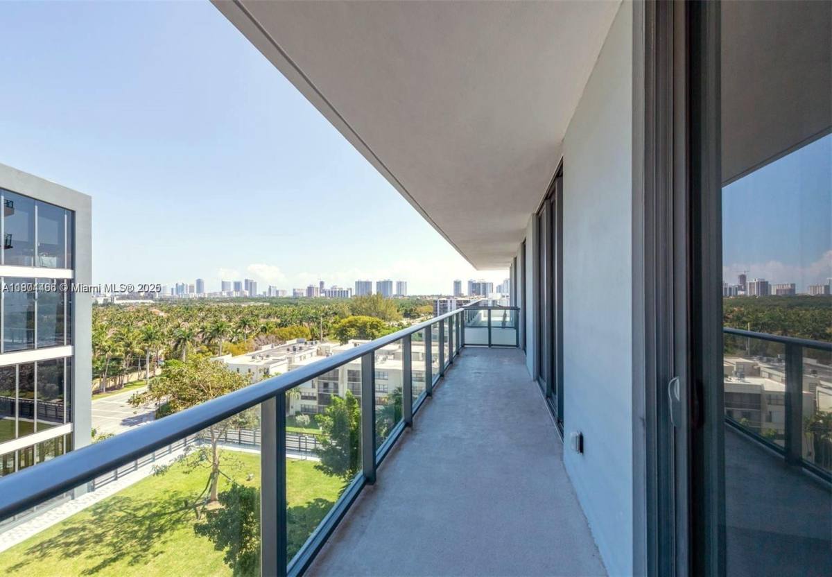 Apartment for rent at 2960 NE 207th St #909, Miami, FL 33180