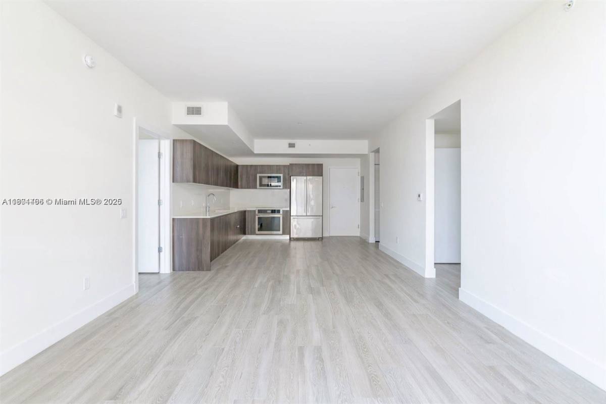 Apartment for rent at 2960 NE 207th St #909, Miami, FL 33180