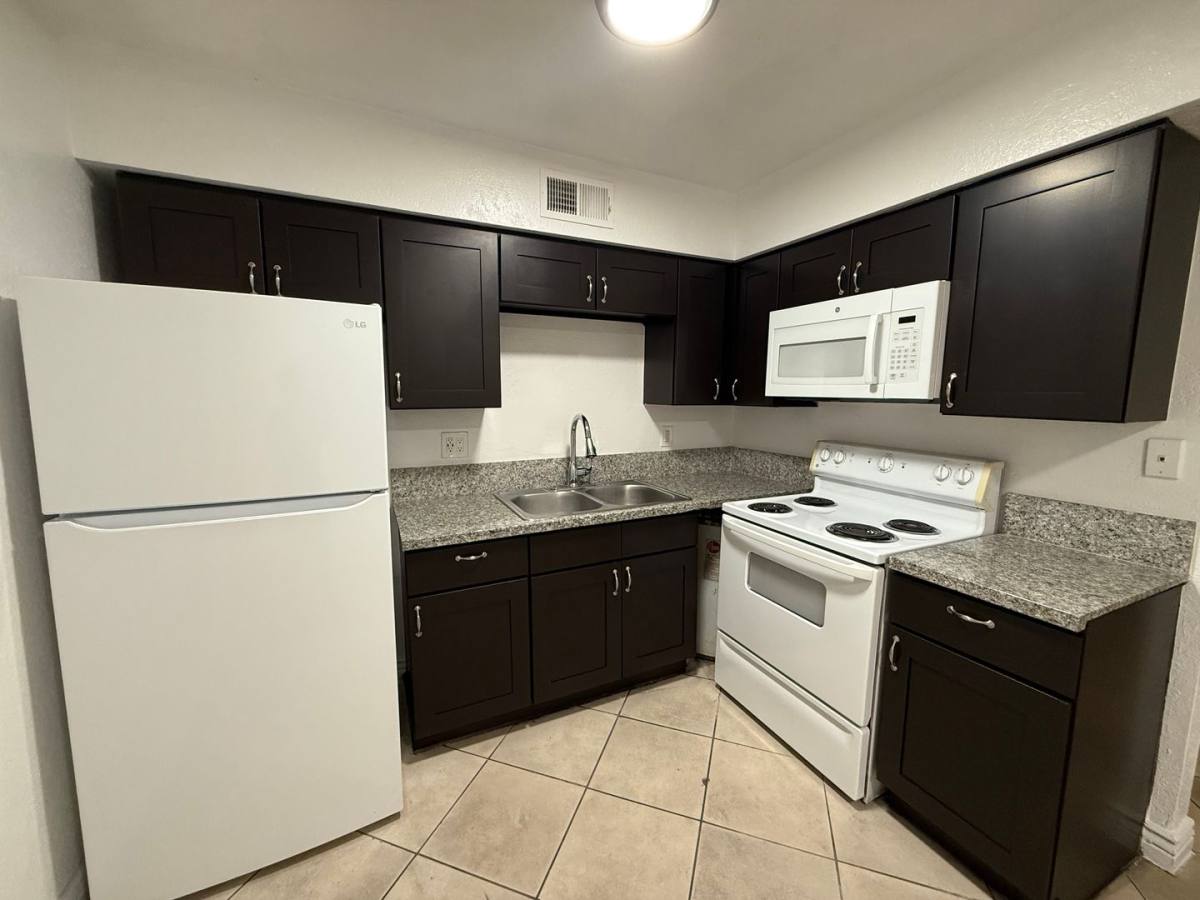 Apartment for rent at 6721 N 25th Dr, Phoenix, AZ 85017