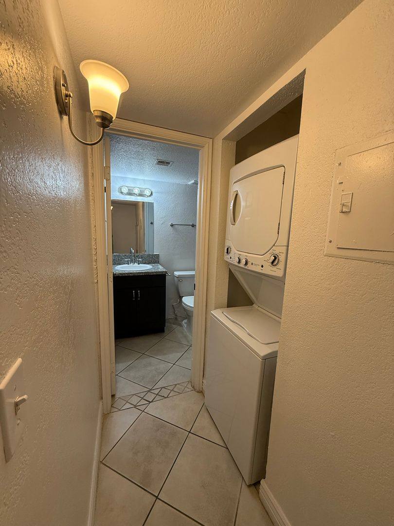 Apartment for rent at 6721 N 25th Dr, Phoenix, AZ 85017