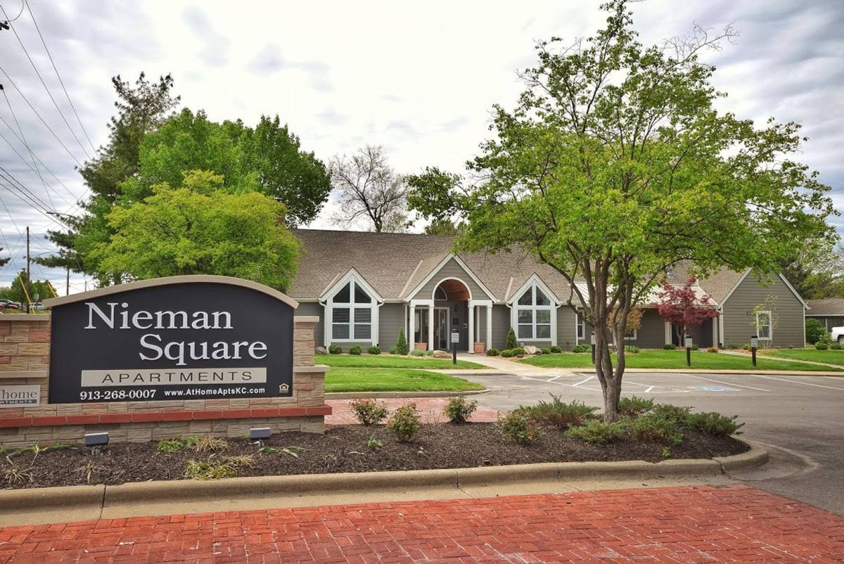 Apartment for rent at 11115 W 64th Terrace, Shawnee, KS 66203