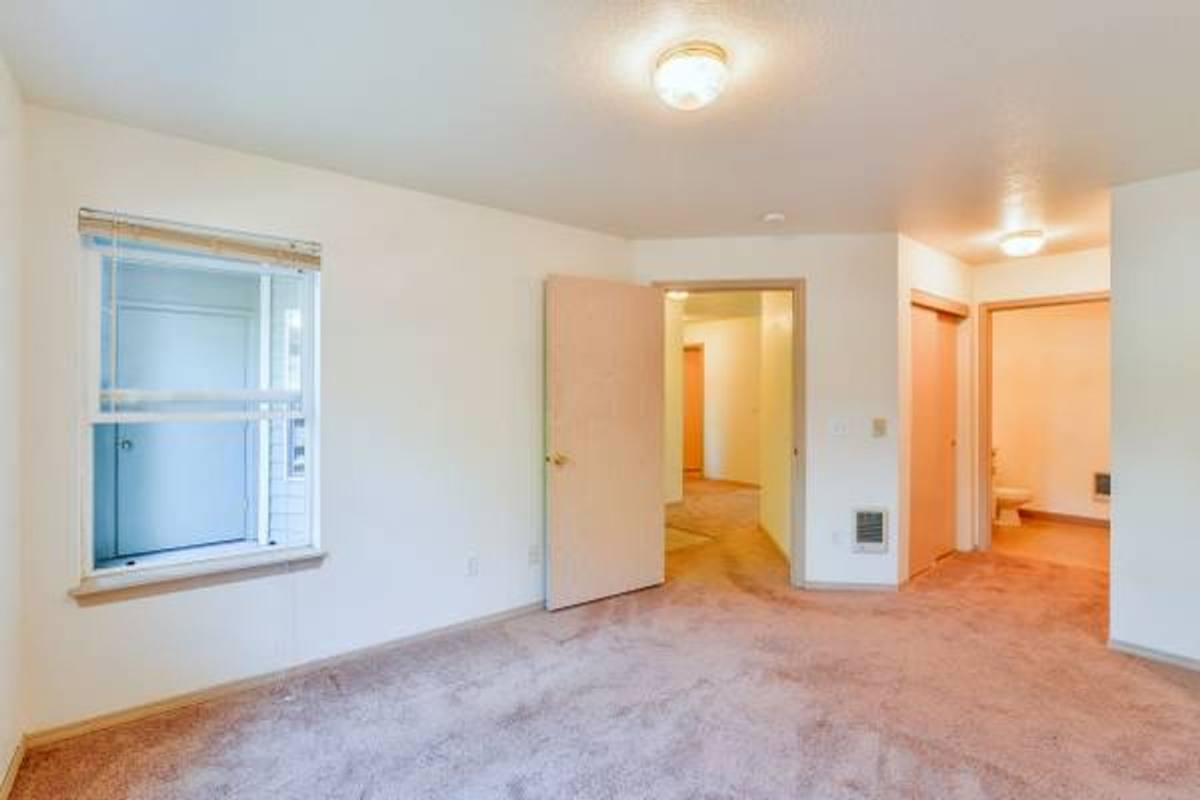 Apartment for rent at 401 Ratcliff Dr SE, Salem, OR 97302