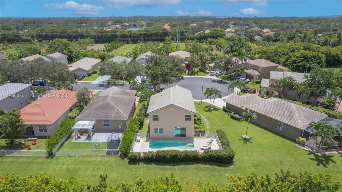 House for rent at 7423 NW 70th Ave, Pompano Beach, FL 33067