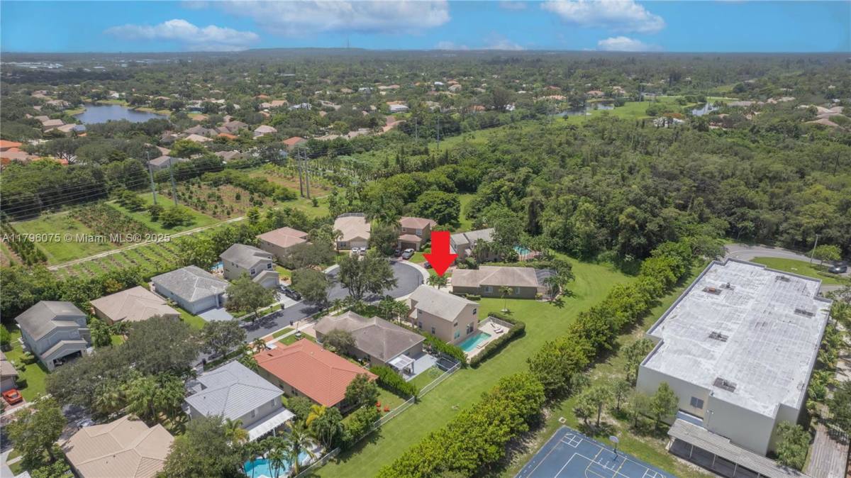 House for rent at 7423 NW 70th Ave, Pompano Beach, FL 33067