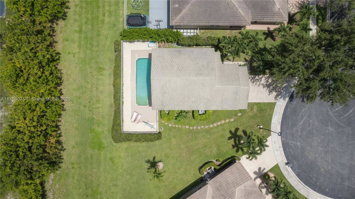 House for rent at 7423 NW 70th Ave, Pompano Beach, FL 33067