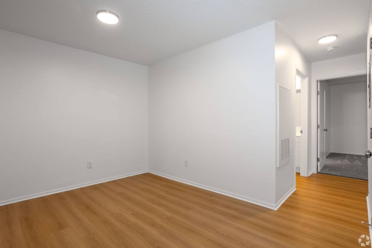 Apartment for rent at 1015 Village Green Court, Newark, OH 43055