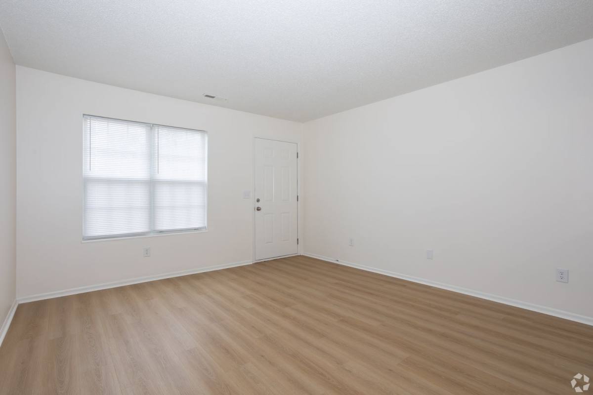Apartment for rent at 1015 Village Green Court, Newark, OH 43055