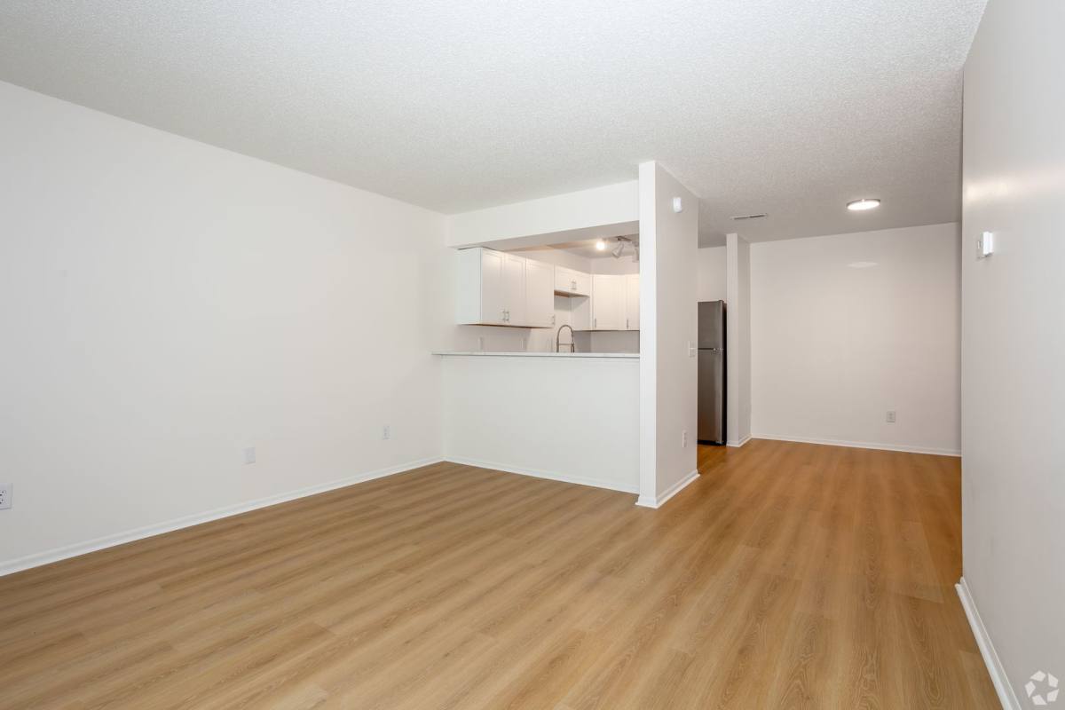 Apartment for rent at 1015 Village Green Court, Newark, OH 43055