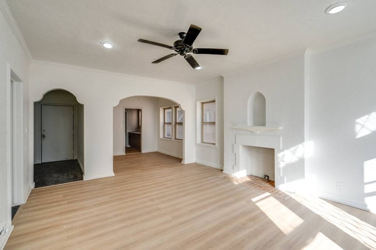 Apartment for rent at 2828 S Moreland Blvd, Cleveland, OH 44120