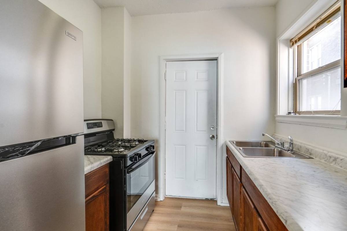 Apartment for rent at 2828 S Moreland Blvd, Cleveland, OH 44120