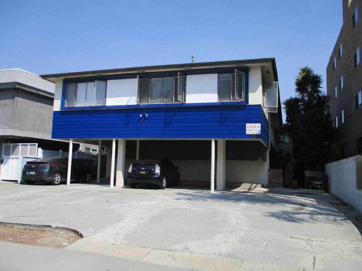 Apartment for rent at 1514 S Shenandoah St, Los Angeles, CA 90035