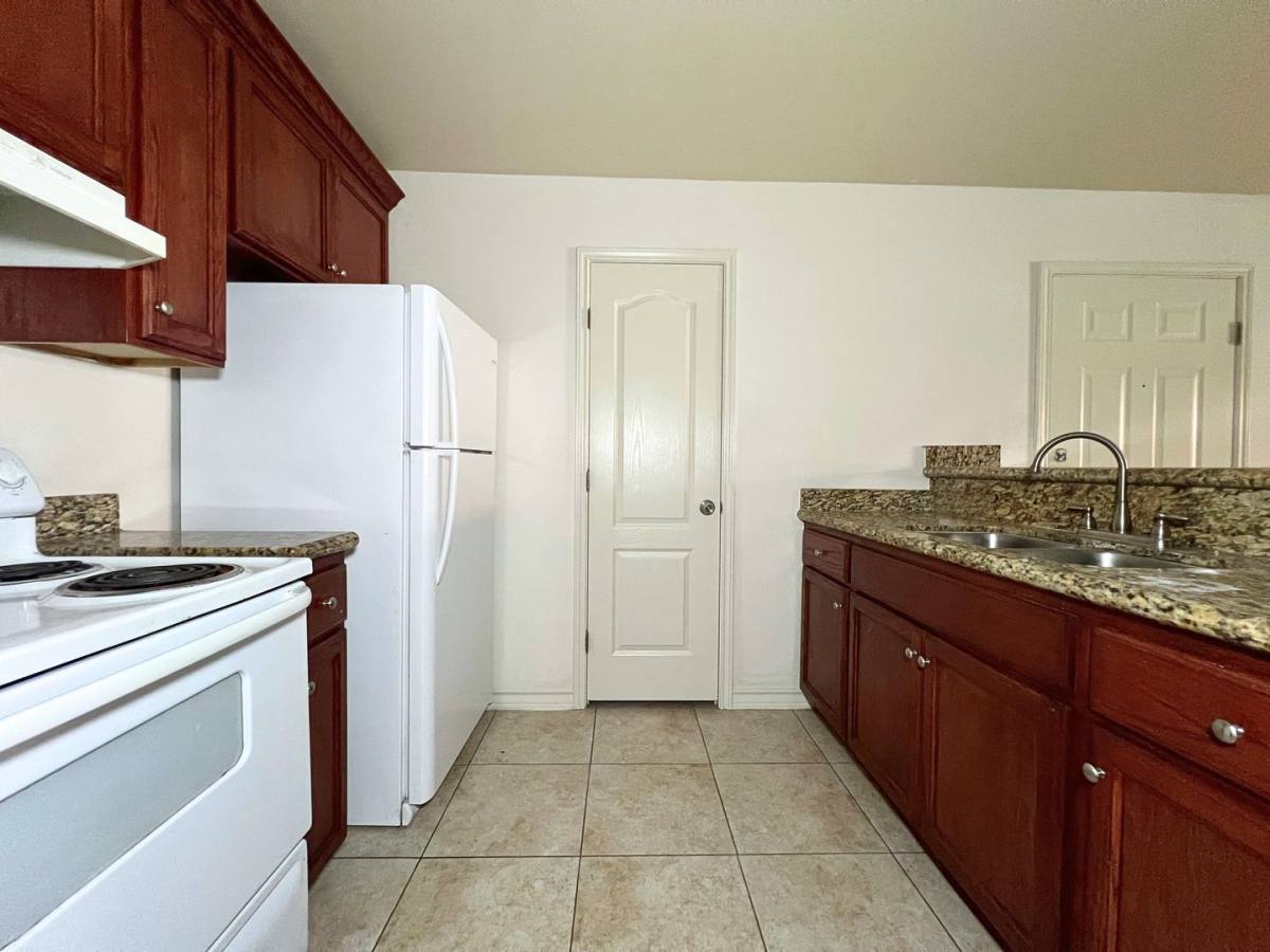 Apartment for rent at 1601 B Jacaman Rd, Laredo, TX 78045