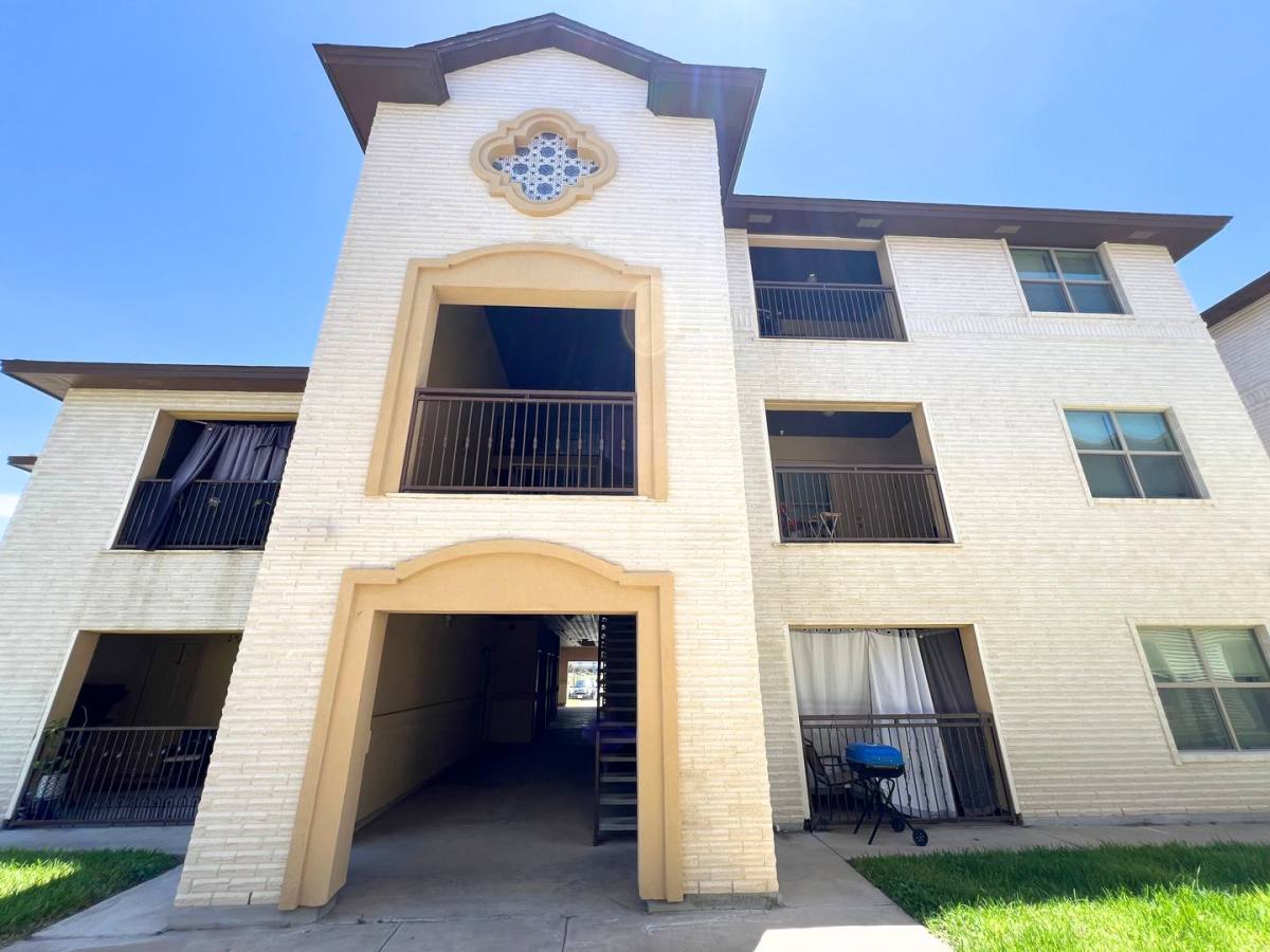 Apartment for rent at 1601 B Jacaman Rd, Laredo, TX 78045