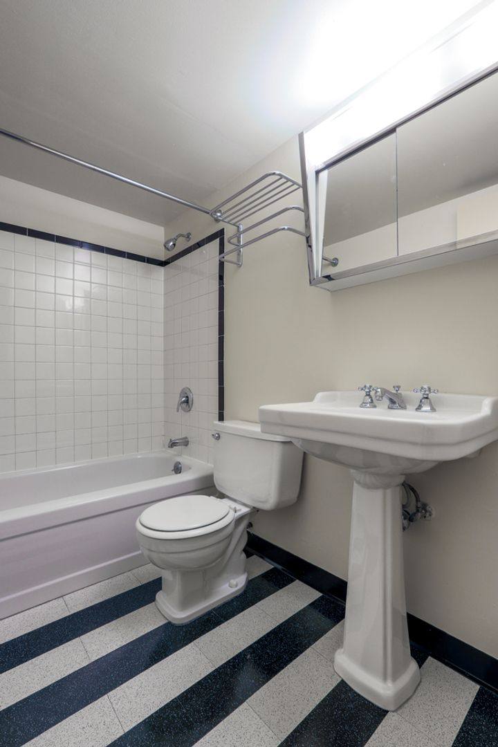 Apartment for rent at 1905 NW 29th Ave, Portland, OR 97210