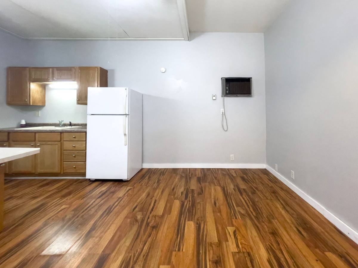 Apartment for rent at 402 N Calvert St, Muncie, IN 47303
