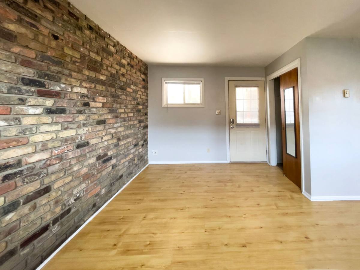 Apartment for rent at 402 N Calvert St, Muncie, IN 47303