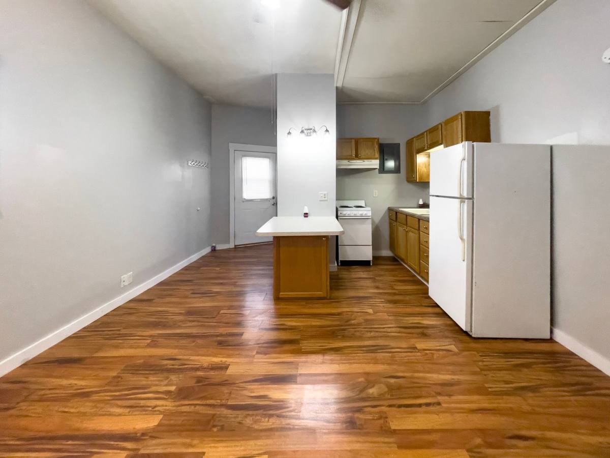Apartment for rent at 402 N Calvert St, Muncie, IN 47303