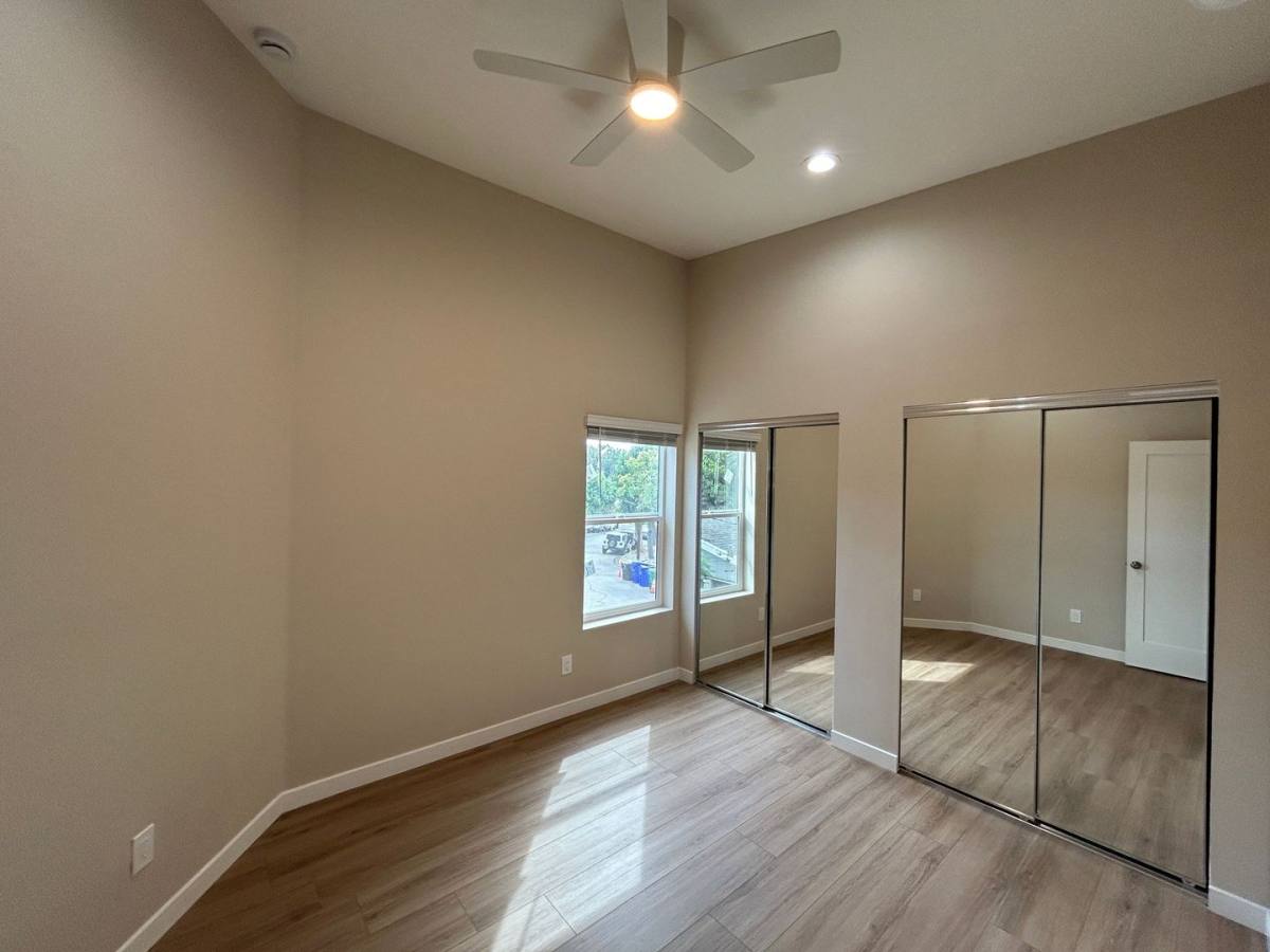 Townhouse for rent at 5978 Baja Dr, San Diego, CA 92115